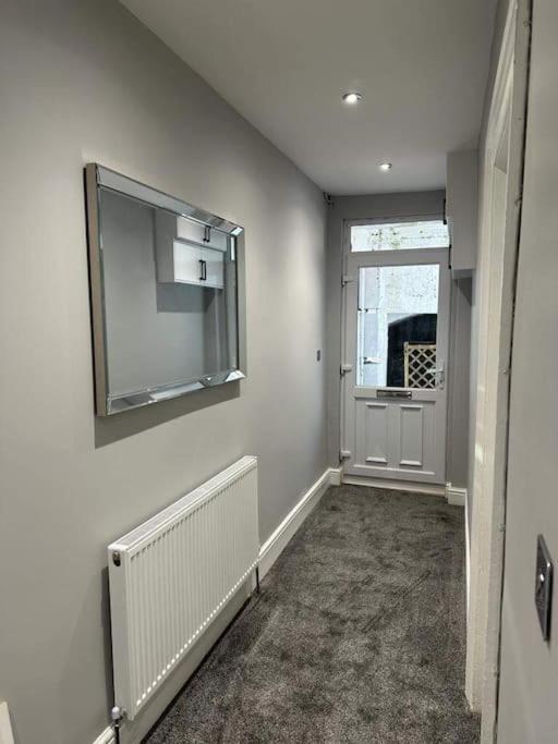 Large 1 Bedroom Flat With Private Parking Plymouth Exterior foto